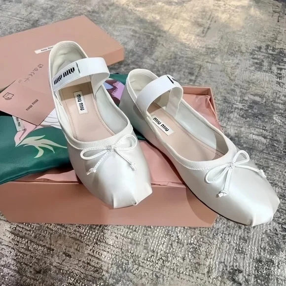 Miu Miu Cream Ballet Flats with Bow - Picture 4 of 6
